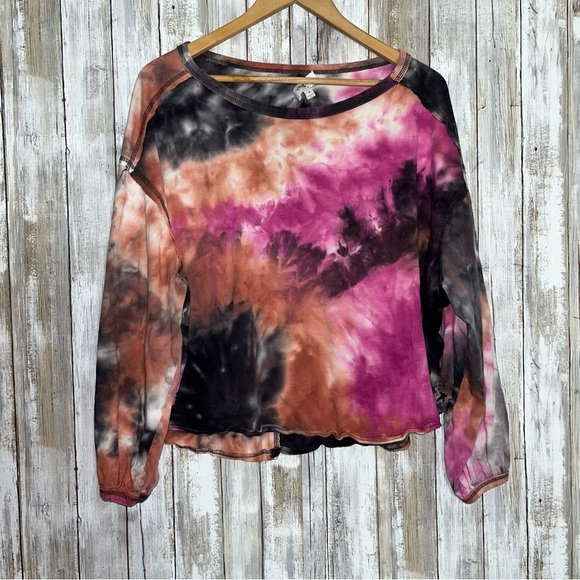 Umgee Tie Dye Balloon Sleeve Tee - Picture 2 of 6